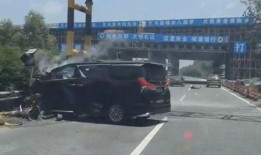 南沙车祸爆料新闻报道最新,多车相撞事故致多人伤亡，现场情况紧急处理中